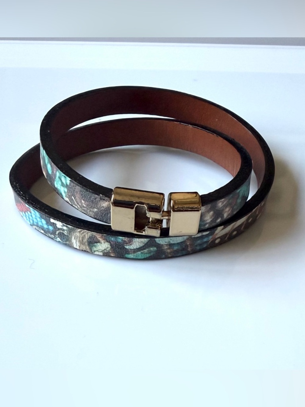 Leighelena Printed T-Bar Wrap Leather Bracelet - Picture 2 of 6